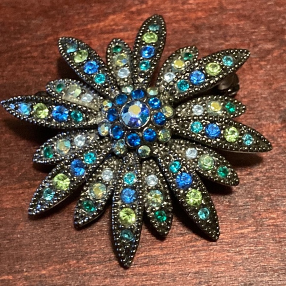 Joan Rivers gorgeous blue crystallized with Swarovski floral gunmetal brooch
